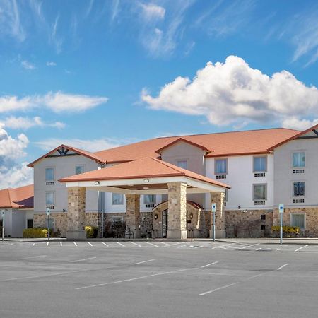 Quality Inn & Suites Monterey, Tn - Crossville, Tn Bagian luar foto