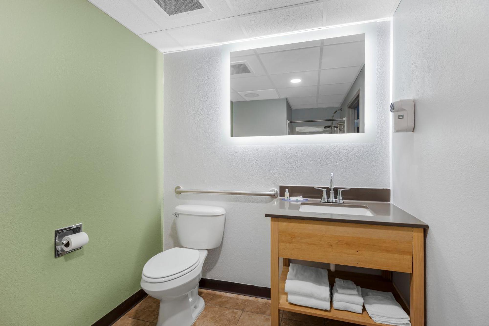 Quality Inn & Suites Monterey, Tn - Crossville, Tn Bagian luar foto