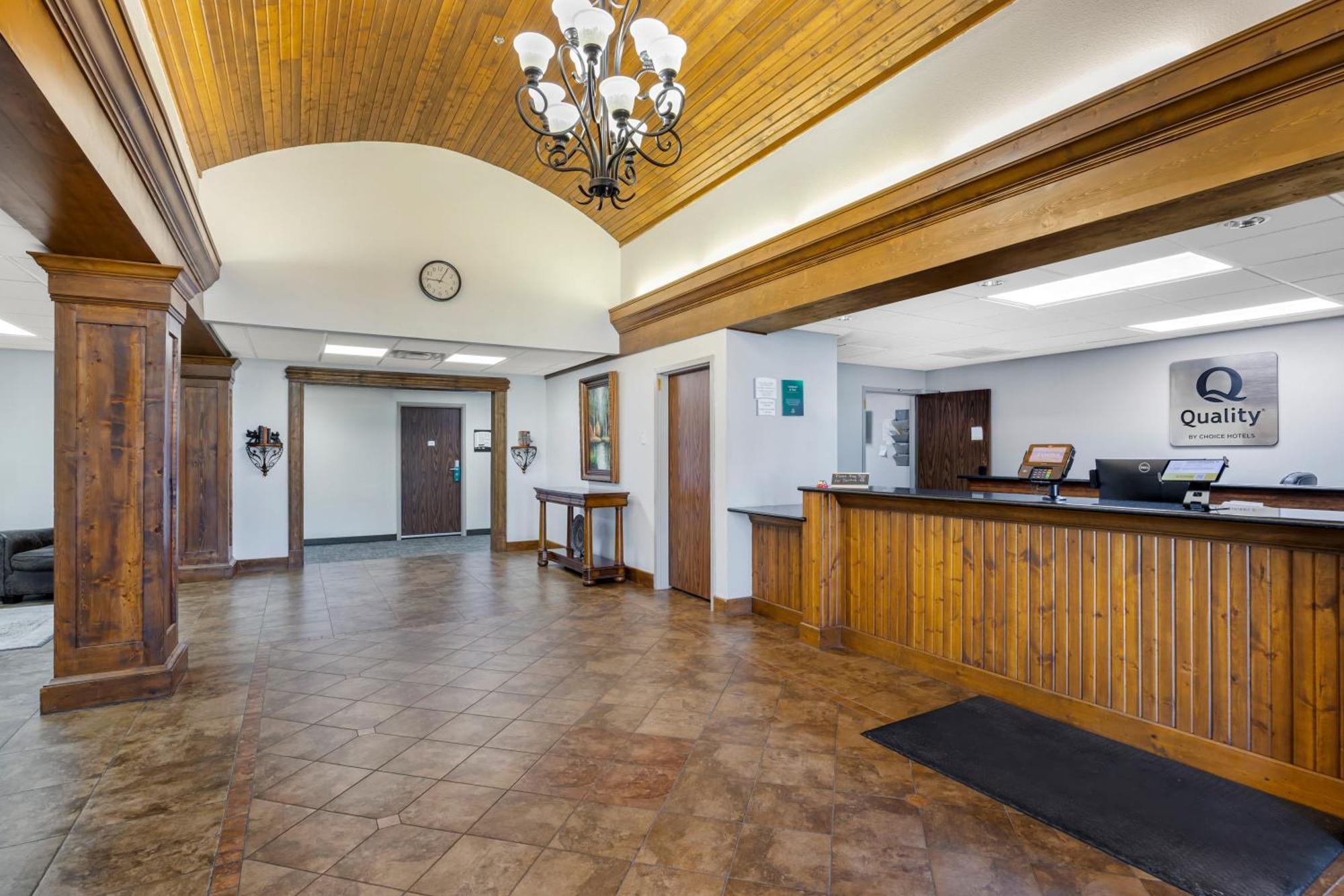 Quality Inn & Suites Monterey, Tn - Crossville, Tn Bagian luar foto