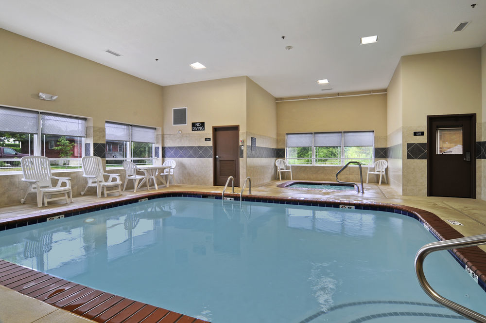 Quality Inn & Suites Monterey, Tn - Crossville, Tn Bagian luar foto